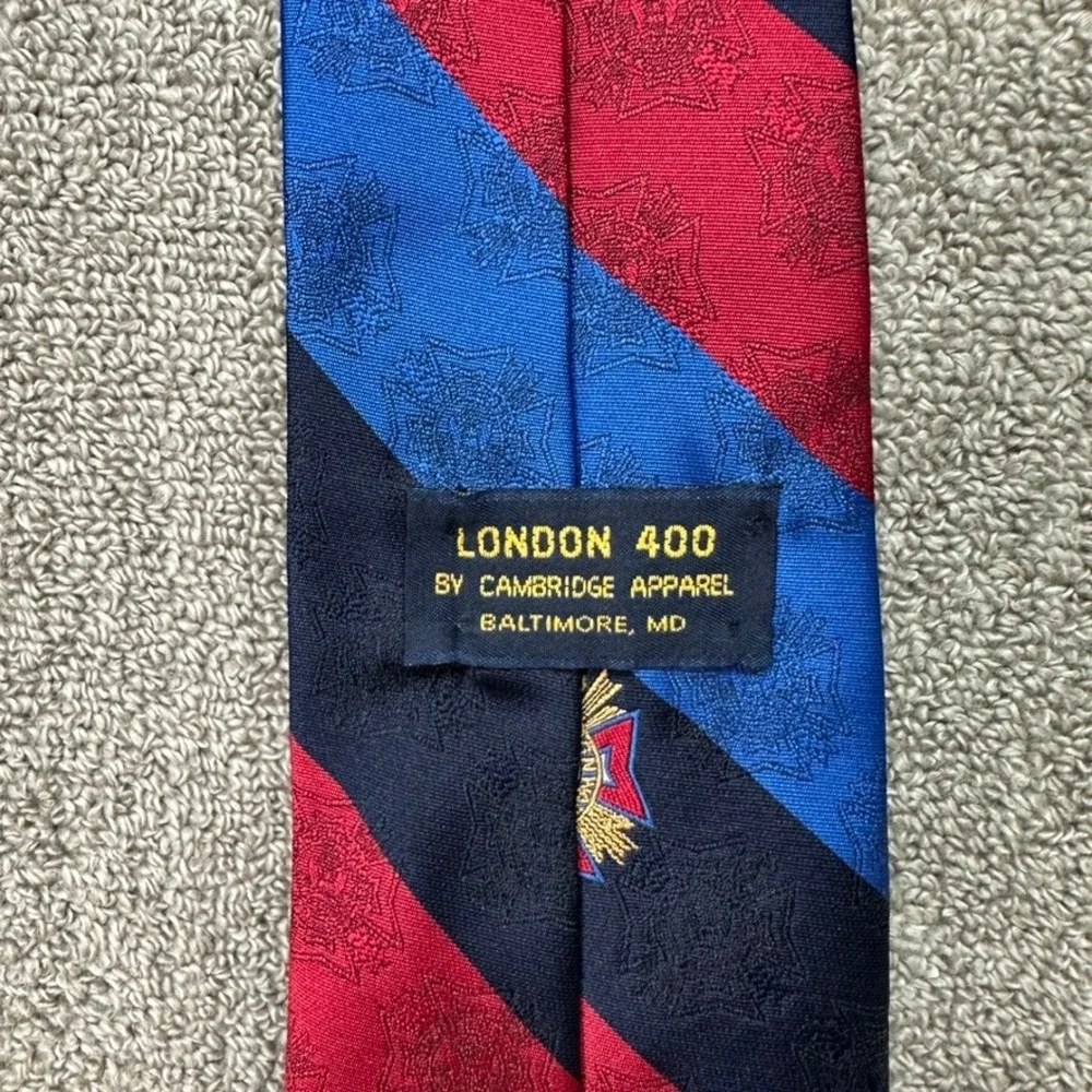 London 400 Cambridge Apparel VFW Veterans of Foreign Wars Striped Silk Blend Tie